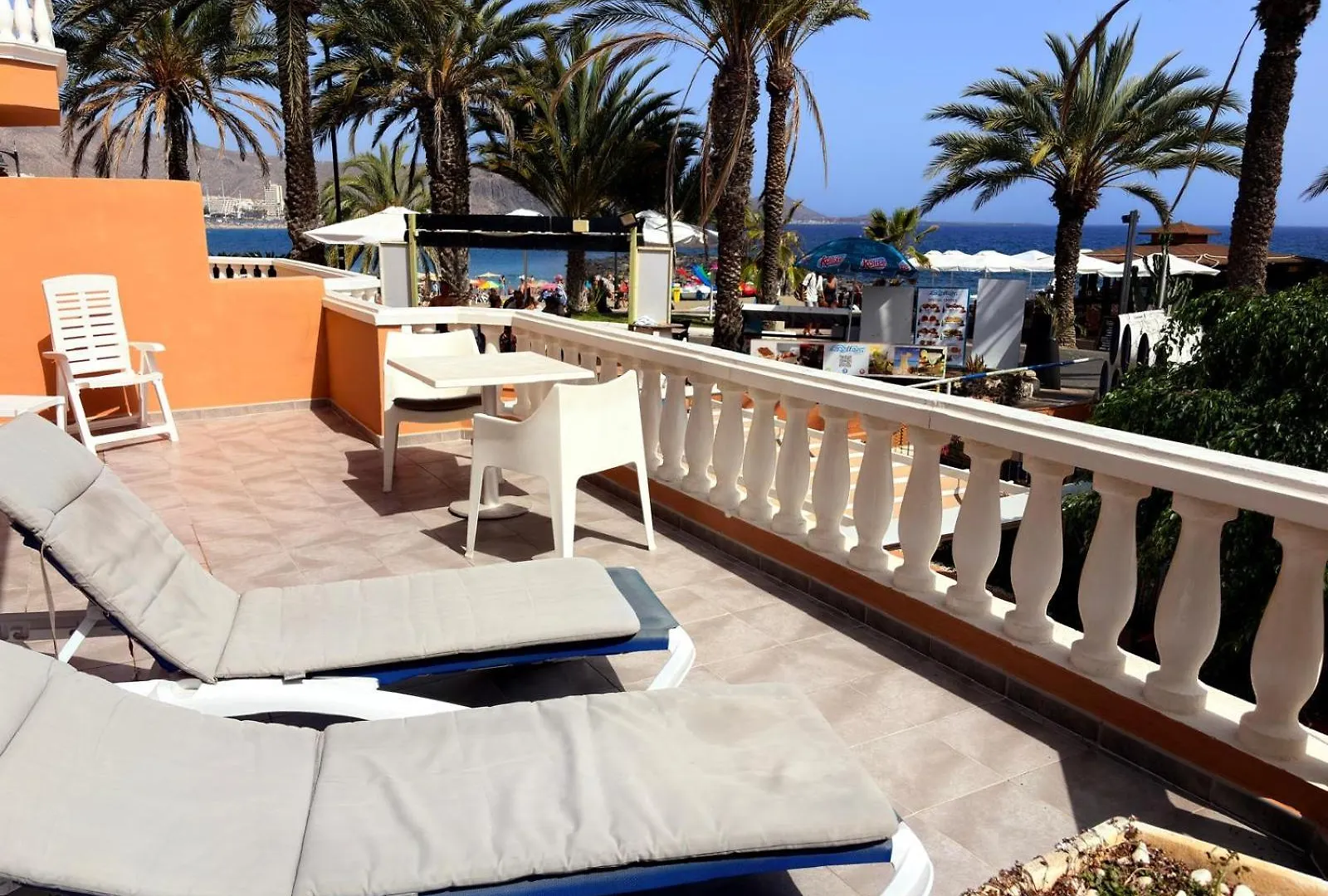 Apartment Tenerife Garden First Line Of Beach Playa de las Americas